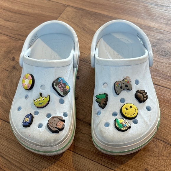 CROCS Other - CROCS Kids White Sandals with Fun Charms